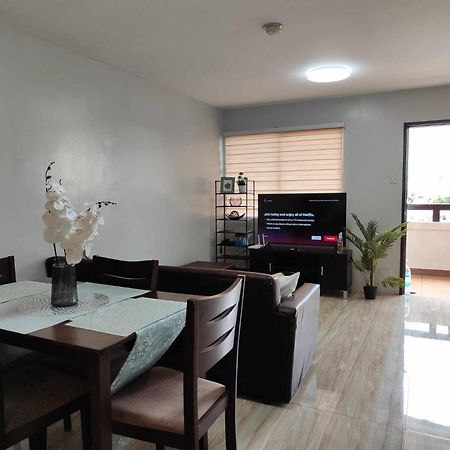 Cozy 2Br With Free Pool Beside Sm City Mall Davao Номер фото